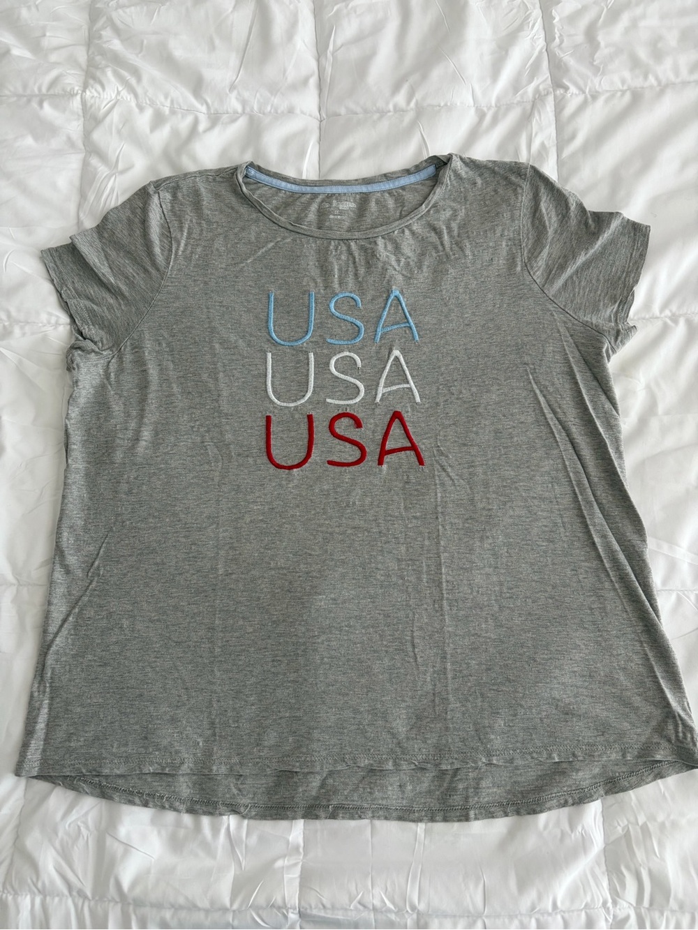 USA t-shirt Large Petite 100% cotton embroidered letters cap sleeves Kim rogers